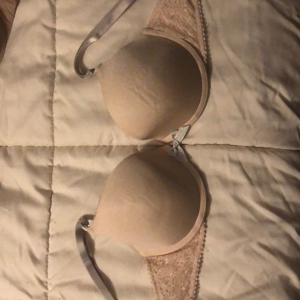 Victoria’s Secret specialty 34C Bra Lot - Picture 2 of 8